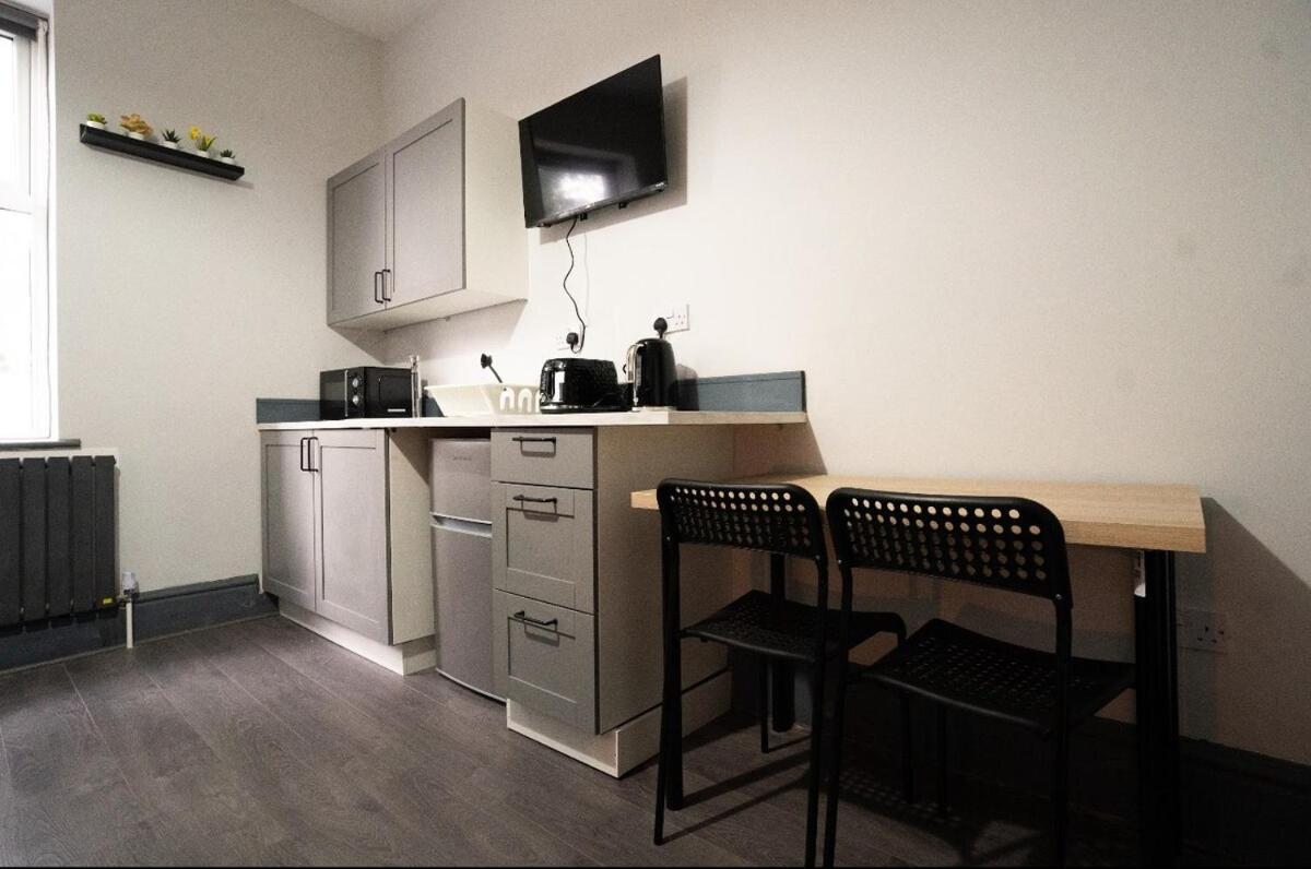 The Bright Moseley Retreat Apartment